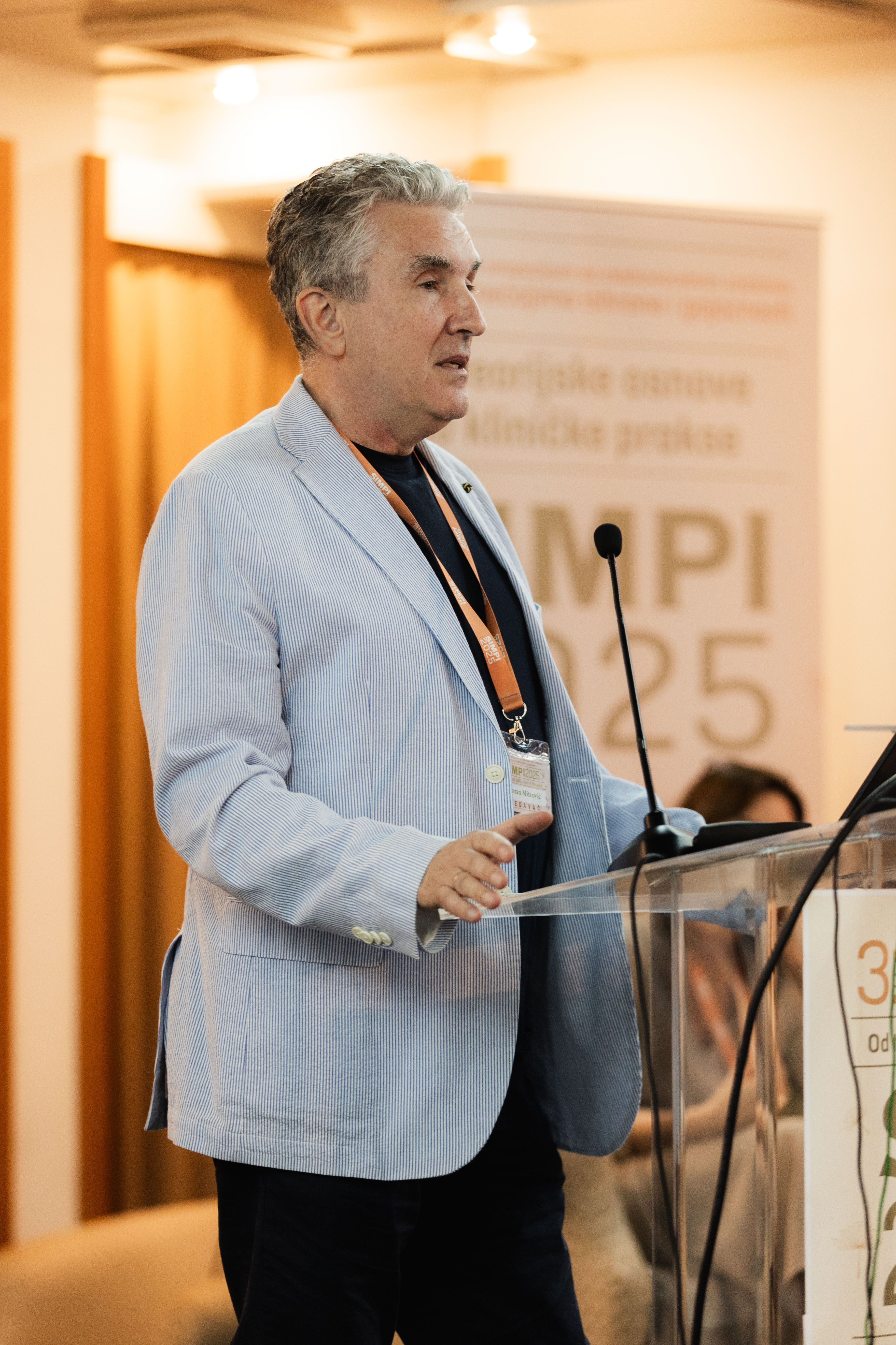 Dr Goran Mitrović
